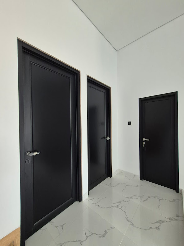 Kusen pintu aluminium