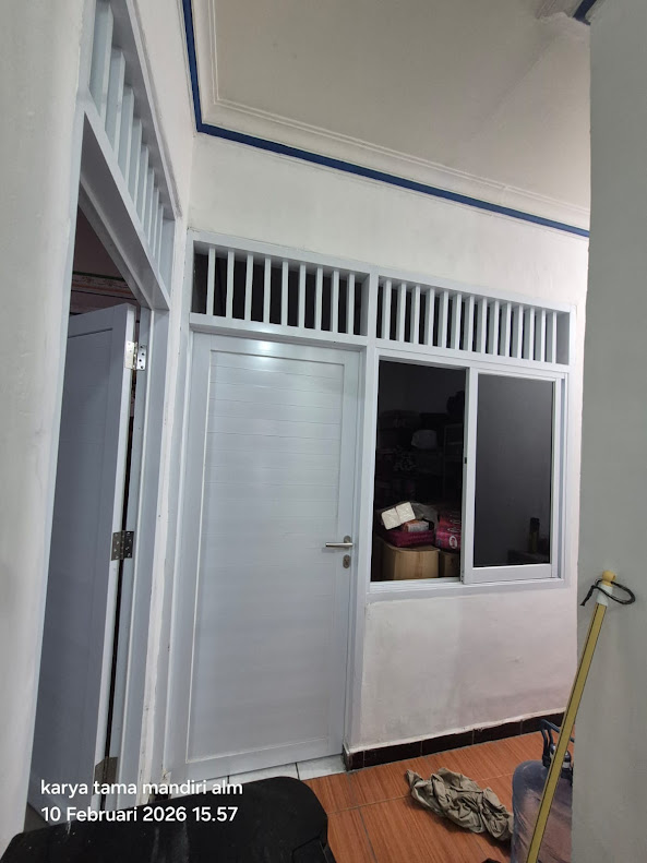 Kusen pintu aluminium