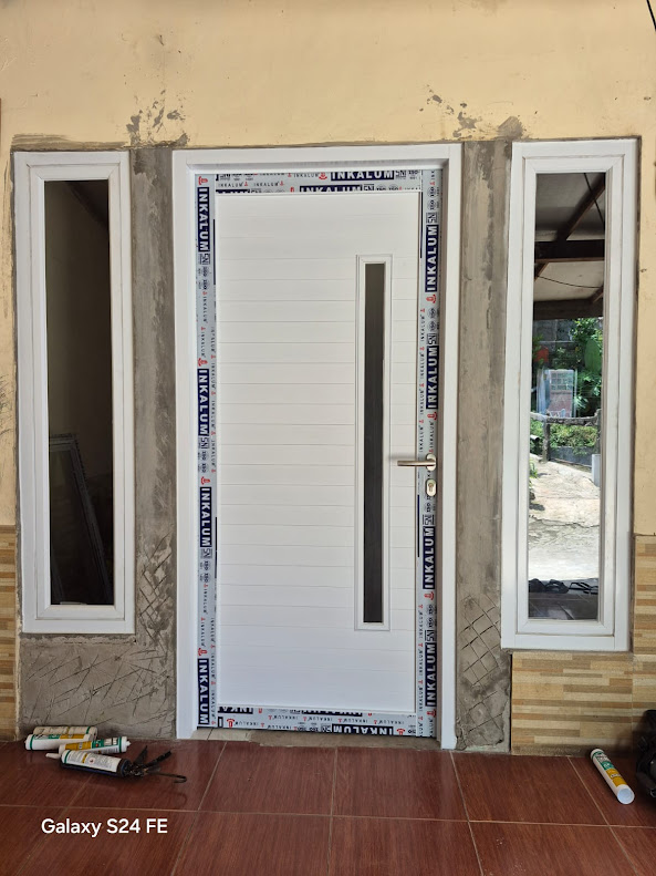 Kusen pintu aluminium